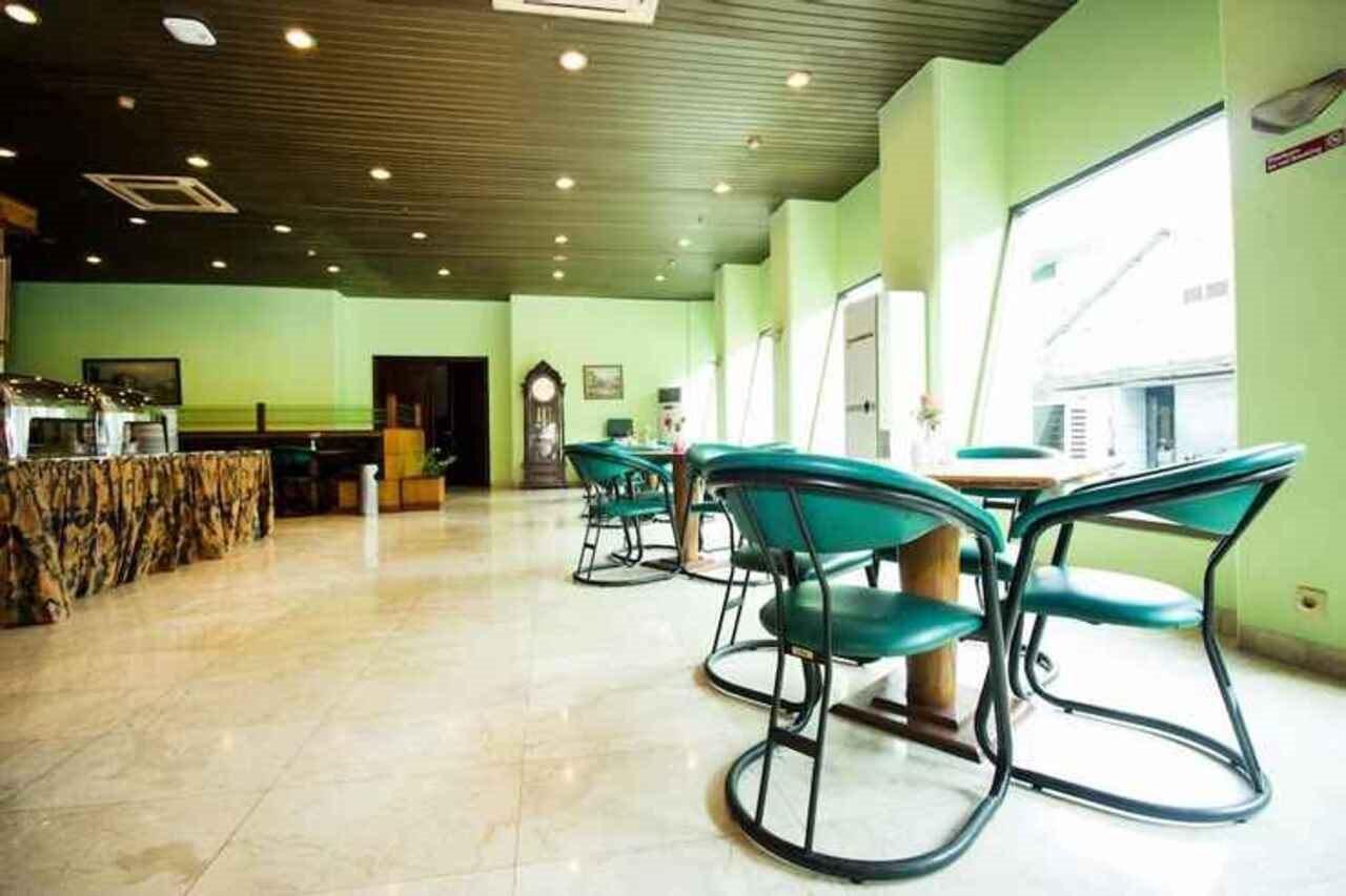 Super Oyo Townhouse 2 Hotel Gunung Sahari Jakarta Exteriör bild
