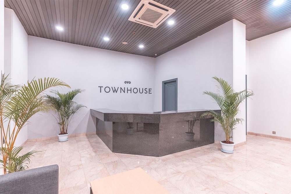 Super Oyo Townhouse 2 Hotel Gunung Sahari Jakarta Exteriör bild