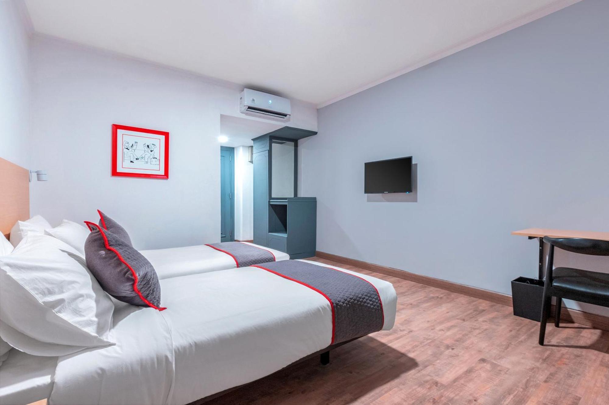 Super Oyo Townhouse 2 Hotel Gunung Sahari Jakarta Exteriör bild