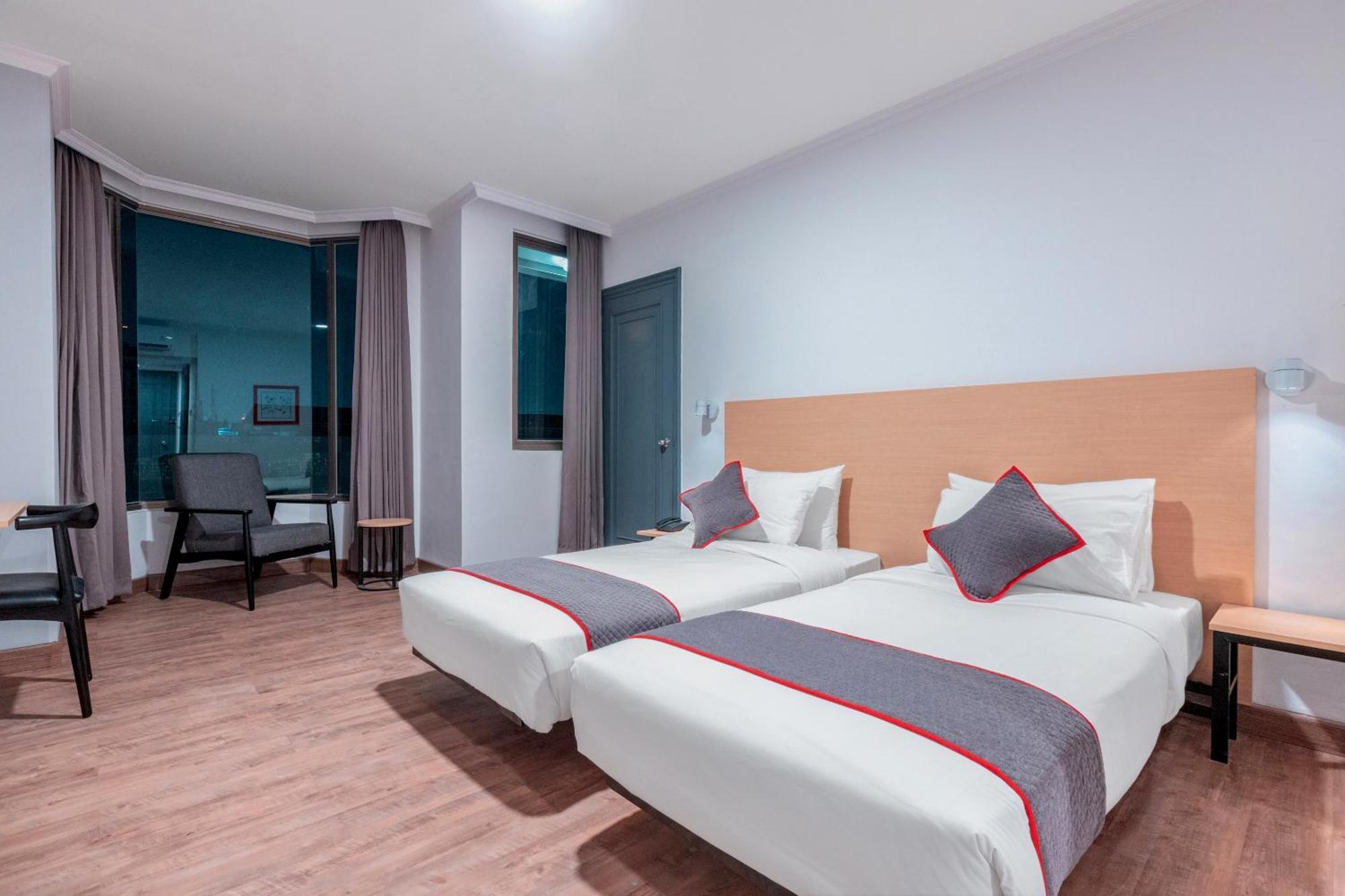 Super Oyo Townhouse 2 Hotel Gunung Sahari Jakarta Exteriör bild